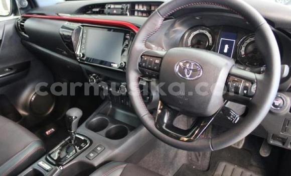 Acheter Occasion Voiture Toyota Hilux Noir à Cascades, Harare Acheter Occasion Voiture Toyota Hilux Noir à Cascades, Harare