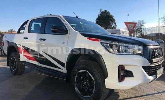 Acheter Occasion Voiture Toyota Hilux Blanc à Borrowdale, Harare Acheter Occasion Voiture Toyota Hilux Blanc à Borrowdale, Harare