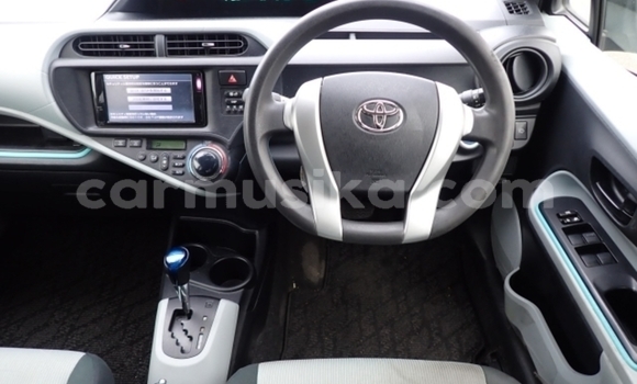 Acheter Occasion Voiture Toyota Aqua Beige à Beitbridge, Matabeleland South Acheter Occasion Voiture Toyota Aqua Beige à Beitbridge, Matabeleland South