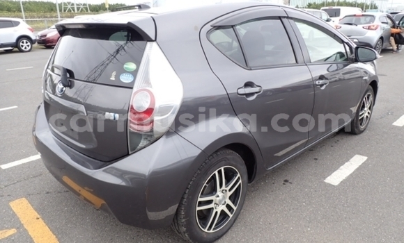 Acheter Occasion Voiture Toyota Aqua Beige à Beitbridge, Matabeleland South Acheter Occasion Voiture Toyota Aqua Beige à Beitbridge, Matabeleland South