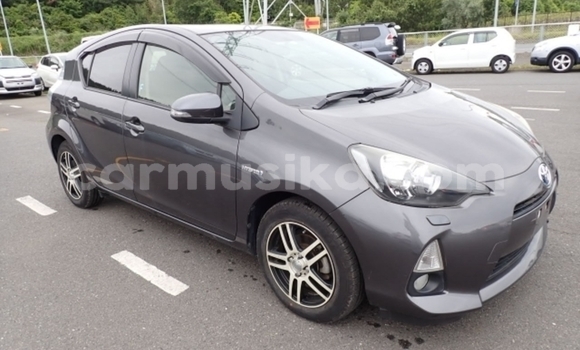 Acheter Occasion Voiture Toyota Aqua Beige à Beitbridge, Matabeleland South Acheter Occasion Voiture Toyota Aqua Beige à Beitbridge, Matabeleland South