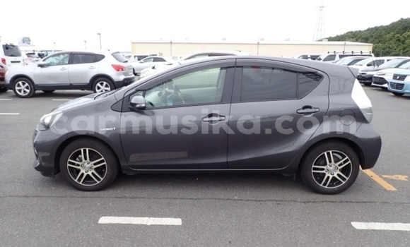 Acheter Occasion Voiture Toyota Aqua Beige à Beitbridge, Matabeleland South Acheter Occasion Voiture Toyota Aqua Beige à Beitbridge, Matabeleland South