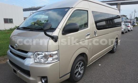 Tenga Tsaru Toyota Hiace Beige Mota in Beitbridge in Matabeleland South Tenga Tsaru Toyota Hiace Beige Mota in Beitbridge in Matabeleland South