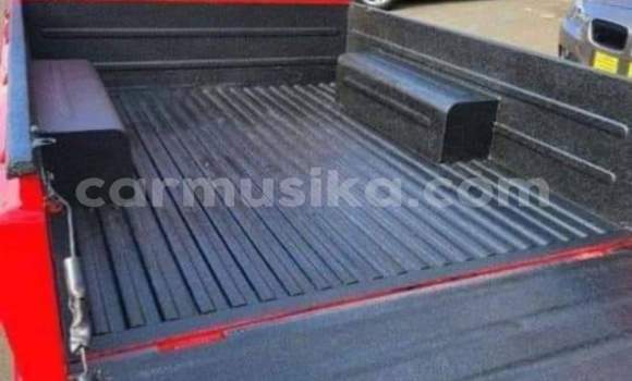 Tenga Tsaru Toyota Hilux Beige Mota in Beitbridge in Matabeleland South Tenga Tsaru Toyota Hilux Beige Mota in Beitbridge in Matabeleland South