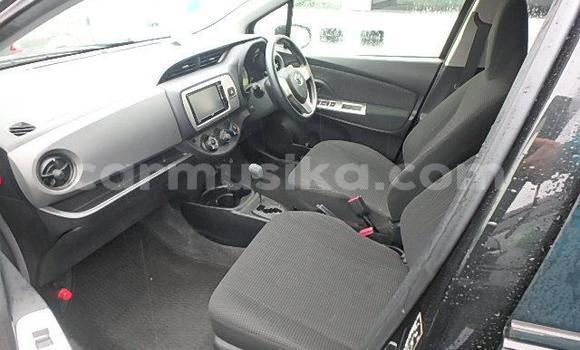 Nunua Ilio tumika Toyota Vitz Nyeusi Gari ndani ya Beitbridge nchini Matabeleland Kusini Nunua Ilio tumika Toyota Vitz Nyeusi Gari ndani ya Beitbridge nchini Matabeleland Kusini