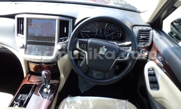 Acheter Occasion Voiture Toyota Crown Noir à Beitbridge, Matabeleland South Acheter Occasion Voiture Toyota Crown Noir à Beitbridge, Matabeleland South