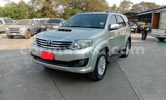Tenga Tsaru Toyota Fortuner Beige Mota in Beitbridge in Matabeleland South Tenga Tsaru Toyota Fortuner Beige Mota in Beitbridge in Matabeleland South