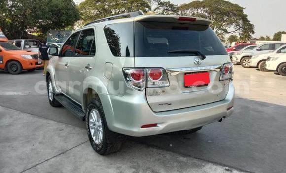 Tenga Tsaru Toyota Fortuner Beige Mota in Beitbridge in Matabeleland South Tenga Tsaru Toyota Fortuner Beige Mota in Beitbridge in Matabeleland South