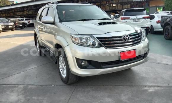 Tenga Tsaru Toyota Fortuner Beige Mota in Beitbridge in Matabeleland South Tenga Tsaru Toyota Fortuner Beige Mota in Beitbridge in Matabeleland South