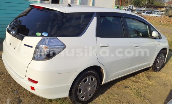 Buy Import Honda Fit White Car in Harare in Harare Buy Import Honda Fit White Car in Harare in Harare
