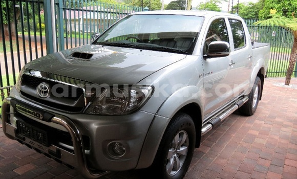 Nunua Ilio tumika Toyota Hilux Fedha Gari ndani ya Harare nchini Harare