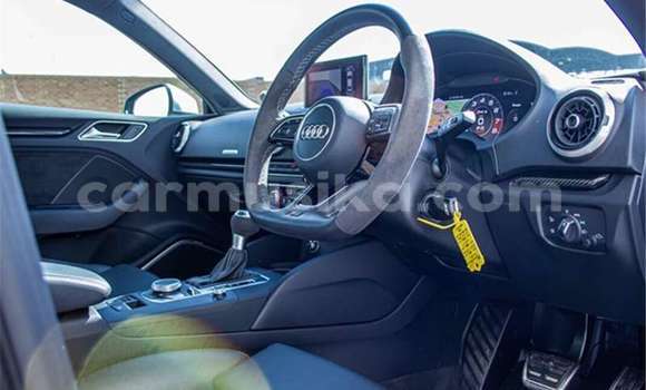 Nunua Ilio tumika Audi RS3 Fedha Gari ndani ya Beitbridge nchini Matabeleland Kusini Nunua Ilio tumika Audi RS3 Fedha Gari ndani ya Beitbridge nchini Matabeleland Kusini