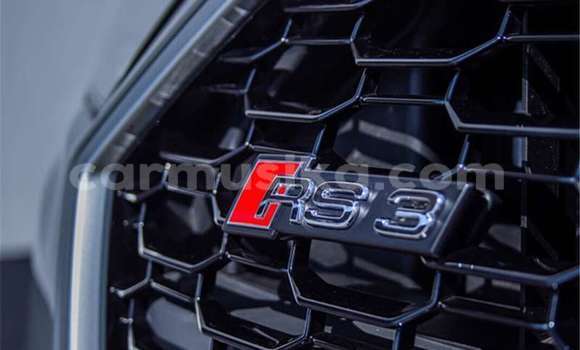 Nunua Ilio tumika Audi RS3 Fedha Gari ndani ya Beitbridge nchini Matabeleland Kusini Nunua Ilio tumika Audi RS3 Fedha Gari ndani ya Beitbridge nchini Matabeleland Kusini