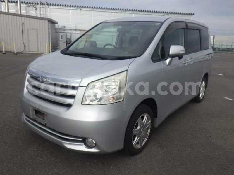 Big with watermark toyota noah matabeleland south beitbridge 31514