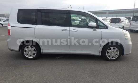 Buy Used Toyota Noah Silver Car in Beitbridge in Matabeleland South Buy Used Toyota Noah Silver Car in Beitbridge in Matabeleland South