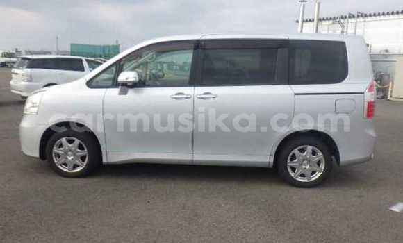 Buy Used Toyota Noah Silver Car in Beitbridge in Matabeleland South Buy Used Toyota Noah Silver Car in Beitbridge in Matabeleland South