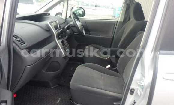 Buy Used Toyota Noah Silver Car in Beitbridge in Matabeleland South Buy Used Toyota Noah Silver Car in Beitbridge in Matabeleland South