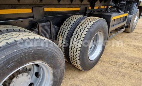 Nunua Ilio tumika Nissan UD Nyeupe Lori ndani ya Beitbridge nchini Matabeleland Kusini Nunua Ilio tumika Nissan UD Nyeupe Lori ndani ya Beitbridge nchini Matabeleland Kusini