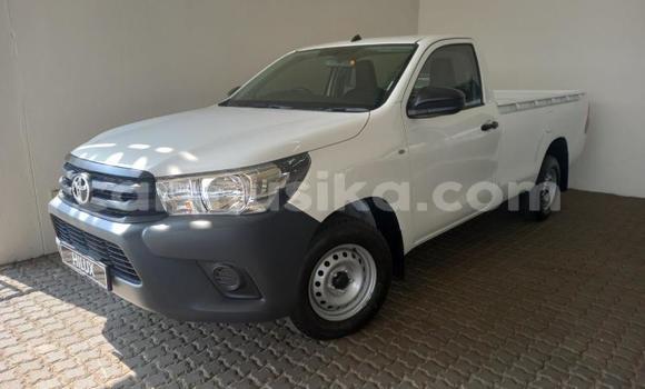 Tenga Tsaru Toyota Hilux Chena Mota in Beitbridge in Matabeleland South Tenga Tsaru Toyota Hilux Chena Mota in Beitbridge in Matabeleland South