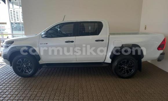 Buy Used Toyota Hilux White Car in Beitbridge in Matabeleland South Buy Used Toyota Hilux White Car in Beitbridge in Matabeleland South