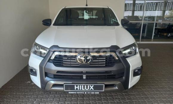 Buy Used Toyota Hilux White Car in Beitbridge in Matabeleland South Buy Used Toyota Hilux White Car in Beitbridge in Matabeleland South