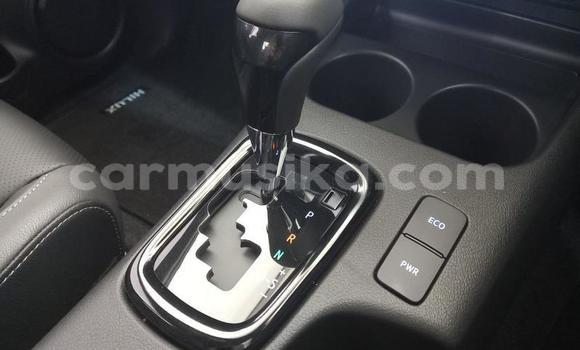 Buy Used Toyota Hilux White Car in Beitbridge in Matabeleland South Buy Used Toyota Hilux White Car in Beitbridge in Matabeleland South