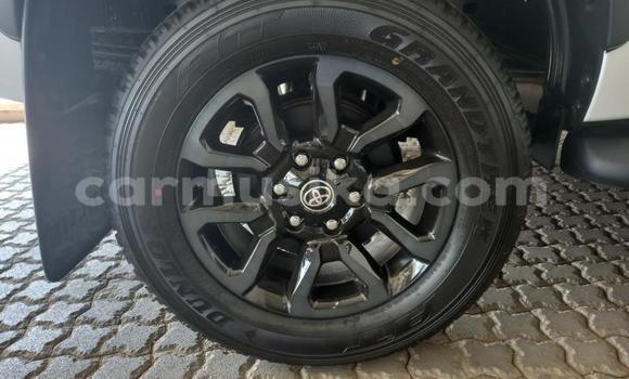 Buy Used Toyota Hilux White Car in Beitbridge in Matabeleland South Buy Used Toyota Hilux White Car in Beitbridge in Matabeleland South