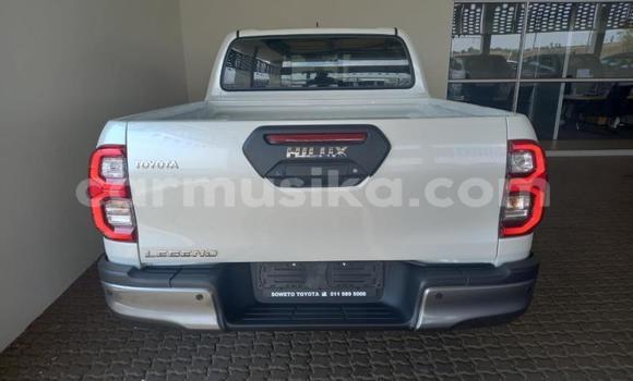 Buy Used Toyota Hilux White Car in Beitbridge in Matabeleland South Buy Used Toyota Hilux White Car in Beitbridge in Matabeleland South