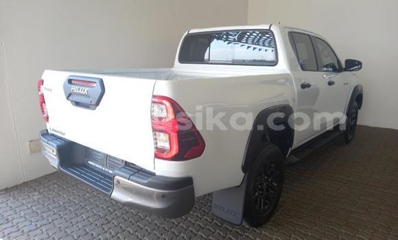 Buy Used Toyota Hilux White Car in Beitbridge in Matabeleland South Buy Used Toyota Hilux White Car in Beitbridge in Matabeleland South