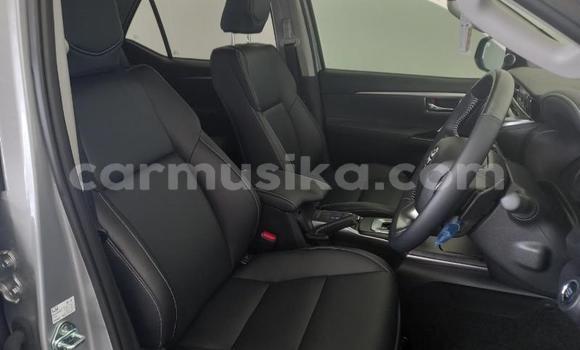 Acheter Occasion Voiture Toyota Fortuner Gris à Beitbridge, Matabeleland South Acheter Occasion Voiture Toyota Fortuner Gris à Beitbridge, Matabeleland South