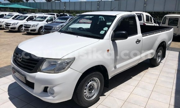 Acheter Occasion Voiture Toyota Hilux Blanc à Beitbridge, Matabeleland South Acheter Occasion Voiture Toyota Hilux Blanc à Beitbridge, Matabeleland South