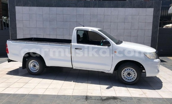 Acheter Occasion Voiture Toyota Hilux Blanc à Beitbridge, Matabeleland South Acheter Occasion Voiture Toyota Hilux Blanc à Beitbridge, Matabeleland South