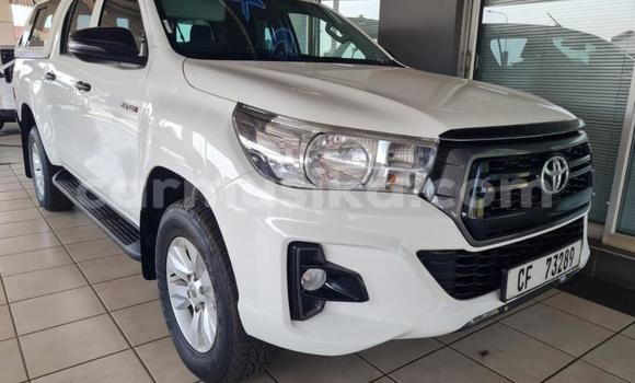 Nunua Ilio tumika Toyota Hilux Nyeupe Gari ndani ya Beitbridge nchini Matabeleland Kusini