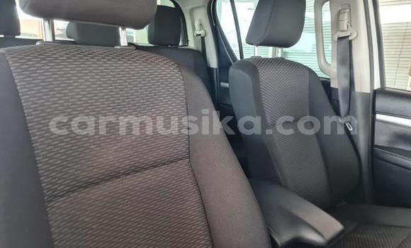 Buy Used Toyota Hilux White Car in Beitbridge in Matabeleland South Buy Used Toyota Hilux White Car in Beitbridge in Matabeleland South