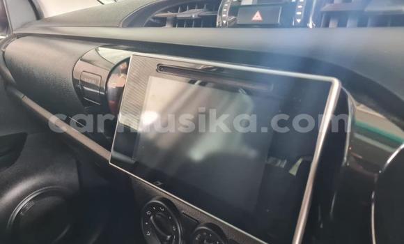 Buy Used Toyota Hilux White Car in Beitbridge in Matabeleland South Buy Used Toyota Hilux White Car in Beitbridge in Matabeleland South