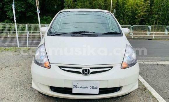 Buy Used Honda Fit White Car in Beitbridge in Matabeleland South Buy Used Honda Fit White Car in Beitbridge in Matabeleland South