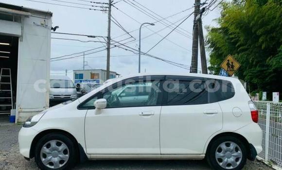 Buy Used Honda Fit White Car in Beitbridge in Matabeleland South Buy Used Honda Fit White Car in Beitbridge in Matabeleland South