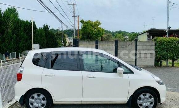 Buy Used Honda Fit White Car in Beitbridge in Matabeleland South Buy Used Honda Fit White Car in Beitbridge in Matabeleland South