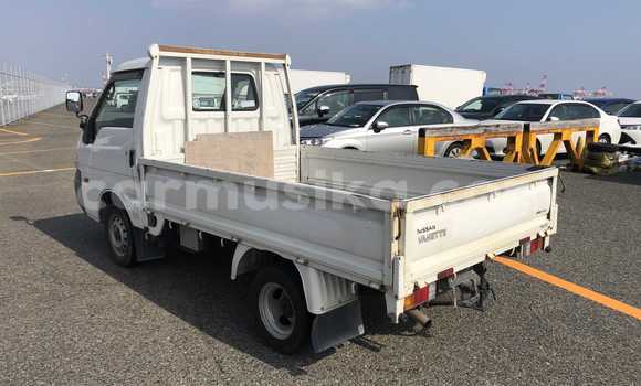 Nunua Ilio tumika Nissan Vanette Nyeupe Gari ndani ya Beitbridge nchini Matabeleland Kusini Nunua Ilio tumika Nissan Vanette Nyeupe Gari ndani ya Beitbridge nchini Matabeleland Kusini