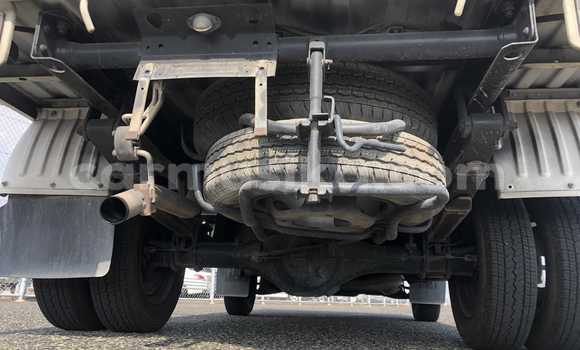 Nunua Ilio tumika Nissan Vanette Nyeupe Gari ndani ya Beitbridge nchini Matabeleland Kusini Nunua Ilio tumika Nissan Vanette Nyeupe Gari ndani ya Beitbridge nchini Matabeleland Kusini