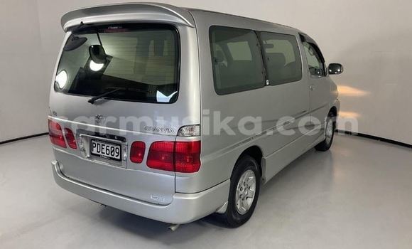 Buy Used Toyota Granvia Silver Car in Beitbridge in Matabeleland South Buy Used Toyota Granvia Silver Car in Beitbridge in Matabeleland South