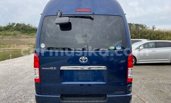 Buy Used Toyota Hiace Blue Car in Beitbridge in Matabeleland South Buy Used Toyota Hiace Blue Car in Beitbridge in Matabeleland South