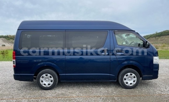Buy Used Toyota Hiace Blue Car in Beitbridge in Matabeleland South Buy Used Toyota Hiace Blue Car in Beitbridge in Matabeleland South
