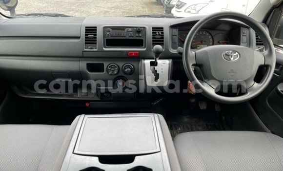 Buy Used Toyota Hiace Blue Car in Beitbridge in Matabeleland South Buy Used Toyota Hiace Blue Car in Beitbridge in Matabeleland South