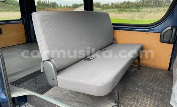 Buy Used Toyota Hiace Blue Car in Beitbridge in Matabeleland South Buy Used Toyota Hiace Blue Car in Beitbridge in Matabeleland South