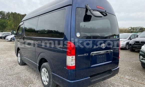 Buy Used Toyota Hiace Blue Car in Beitbridge in Matabeleland South Buy Used Toyota Hiace Blue Car in Beitbridge in Matabeleland South