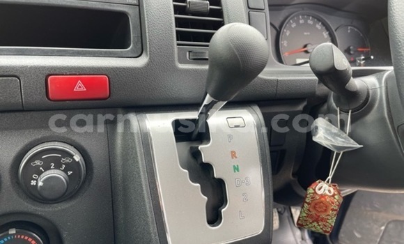 Buy Used Toyota Hiace Blue Car in Beitbridge in Matabeleland South Buy Used Toyota Hiace Blue Car in Beitbridge in Matabeleland South