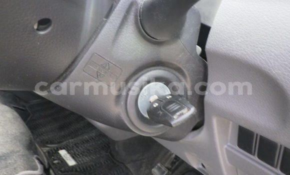 Buy Used Nissan Nv350 Silver Car in Beitbridge in Matabeleland South Buy Used Nissan Nv350 Silver Car in Beitbridge in Matabeleland South