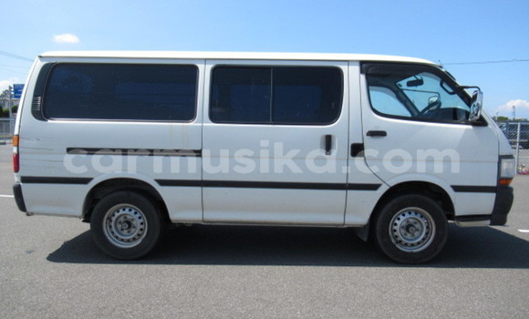 Nunua Ilio tumika Toyota Hiace Nyeupe Gari ndani ya Beitbridge nchini Matabeleland Kusini Nunua Ilio tumika Toyota Hiace Nyeupe Gari ndani ya Beitbridge nchini Matabeleland Kusini