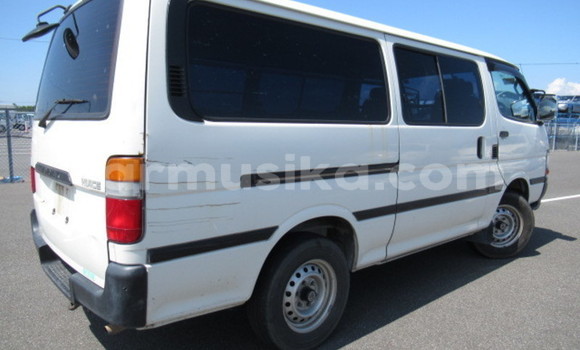 Nunua Ilio tumika Toyota Hiace Nyeupe Gari ndani ya Beitbridge nchini Matabeleland Kusini Nunua Ilio tumika Toyota Hiace Nyeupe Gari ndani ya Beitbridge nchini Matabeleland Kusini
